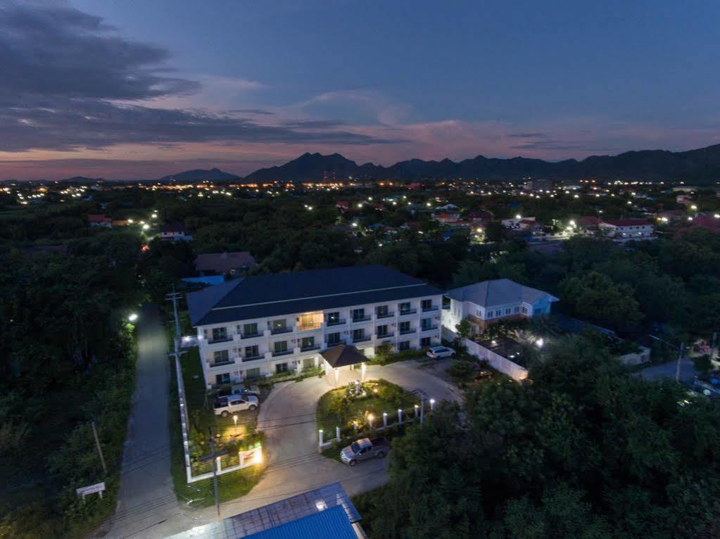 Privacy Residence Lopburi Exterior photo